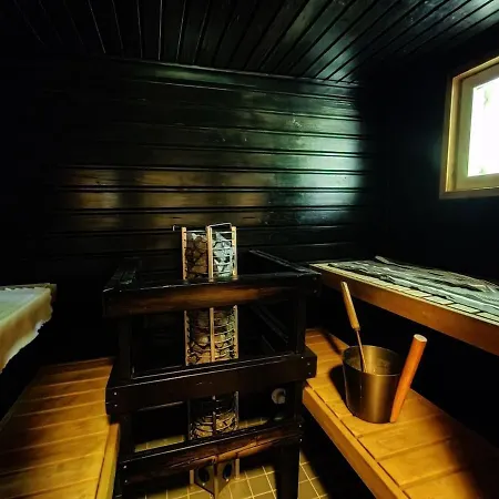 빌라 Unique Wooden House On The Side Of The Canal *