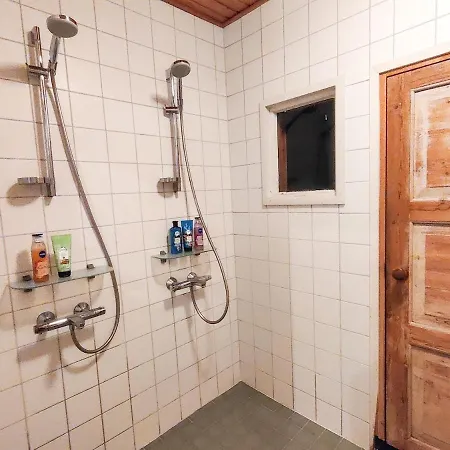 빌라 Unique Wooden House On The Side Of The Canal *